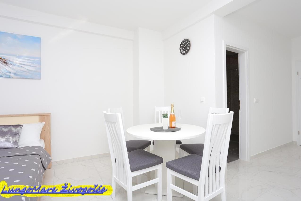Apartmants Villa Lungo Mare Zivogosce Bagian luar foto