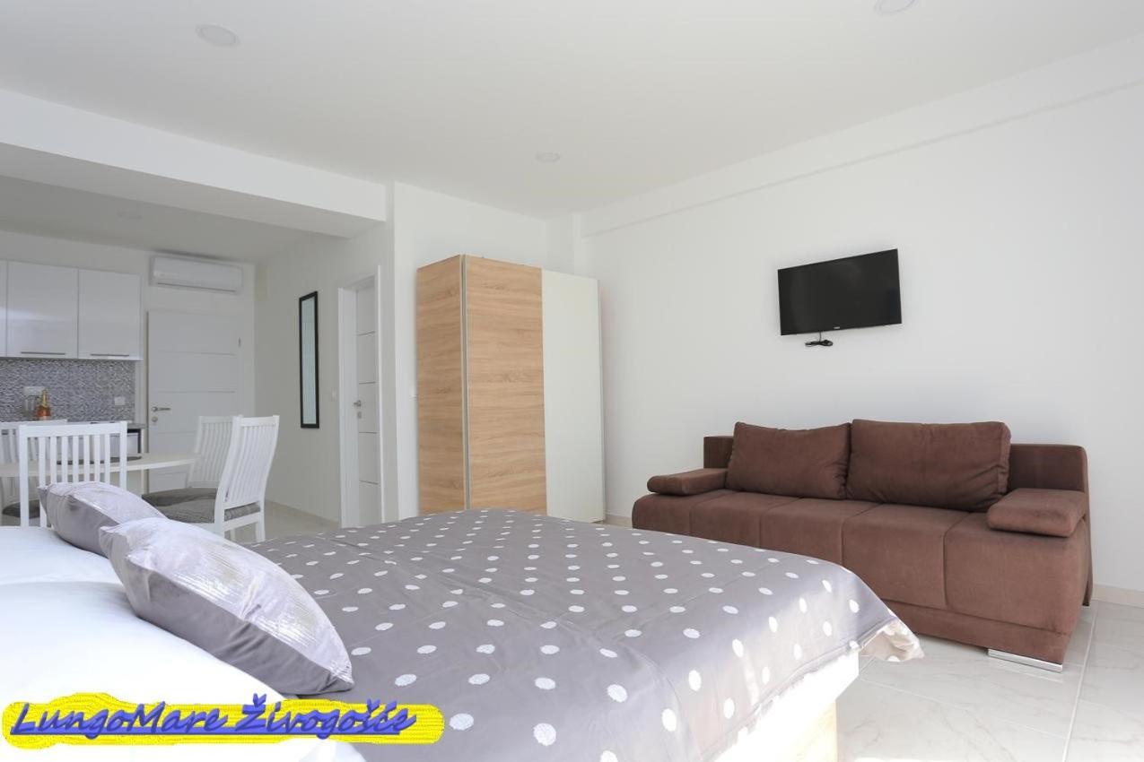 Apartmants Villa Lungo Mare Zivogosce Bagian luar foto