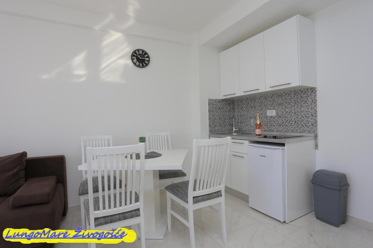 Apartmants Villa Lungo Mare Zivogosce Bagian luar foto