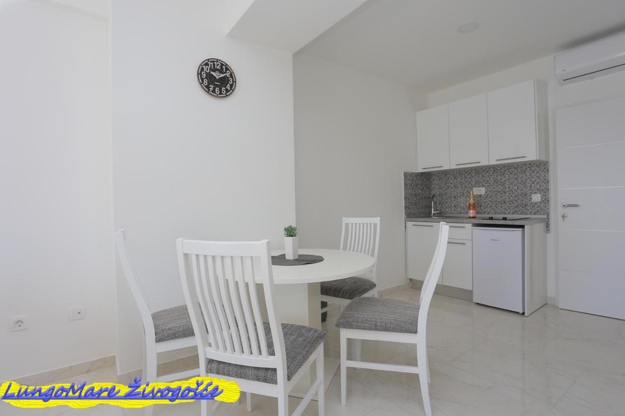 Apartmants Villa Lungo Mare Zivogosce Bagian luar foto