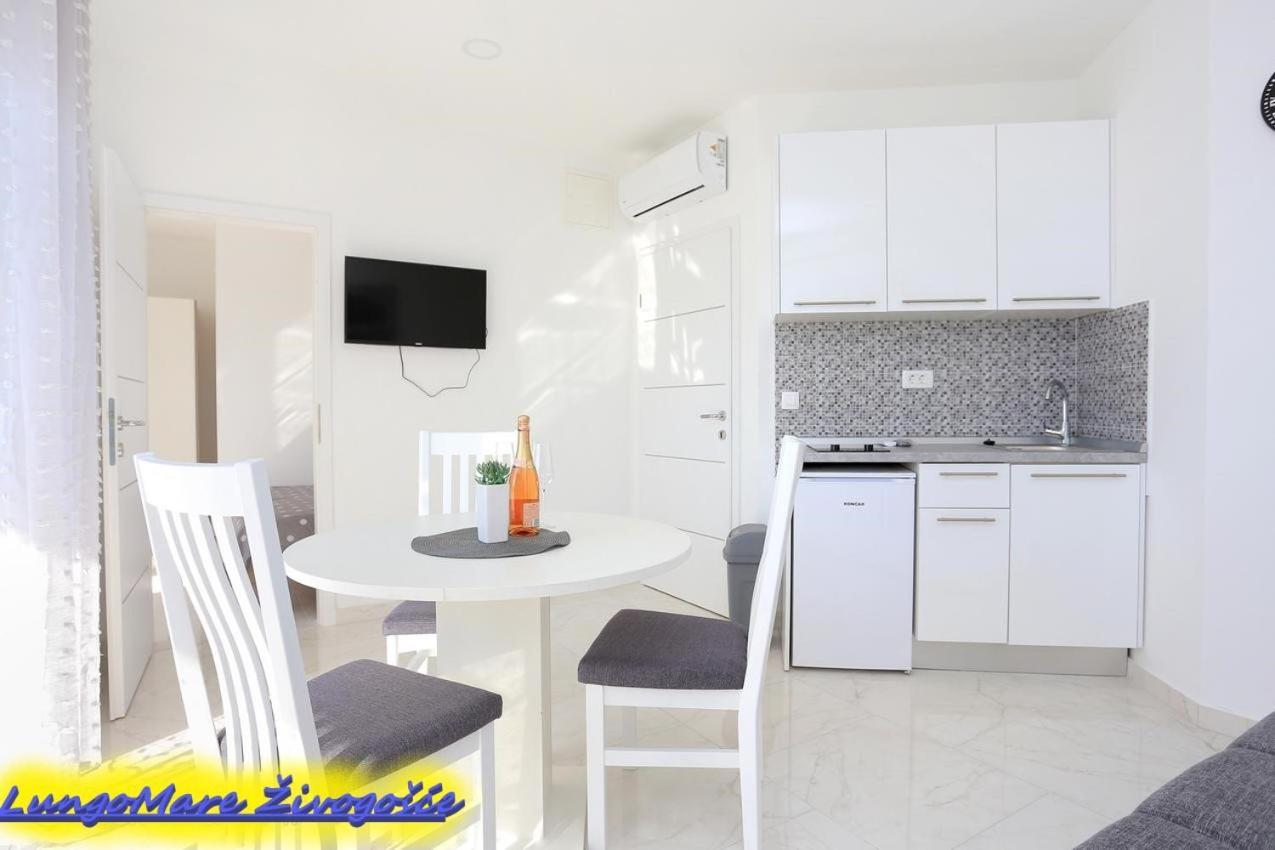 Apartmants Villa Lungo Mare Zivogosce Bagian luar foto