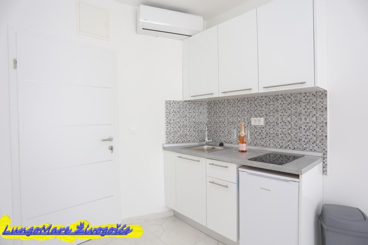 Apartmants Villa Lungo Mare Zivogosce Bagian luar foto