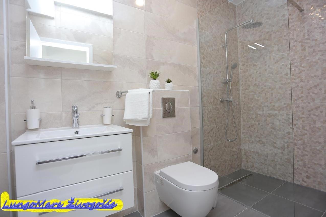 Apartmants Villa Lungo Mare Zivogosce Bagian luar foto